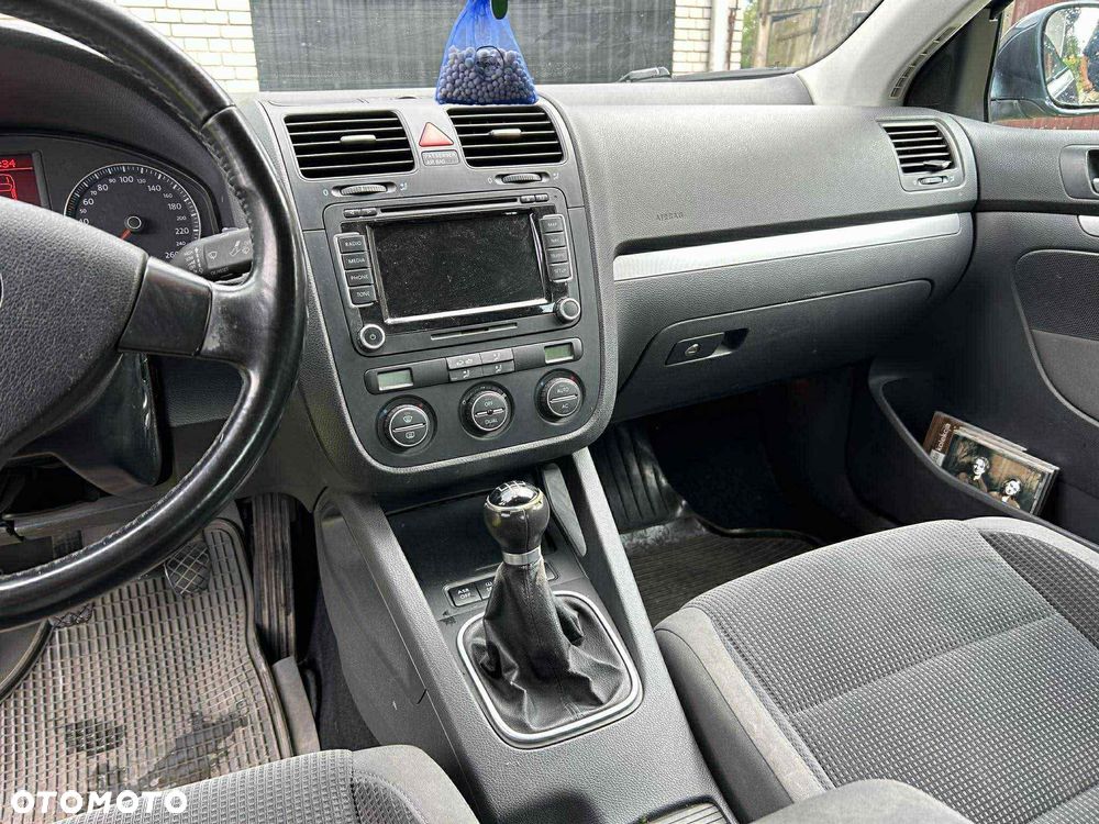 Volkswagen Jetta - 14