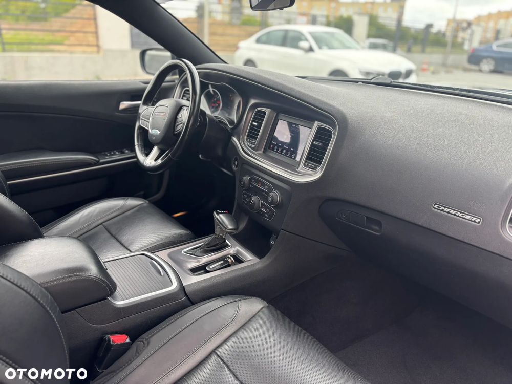 Dodge Charger 3.6 GT - 17