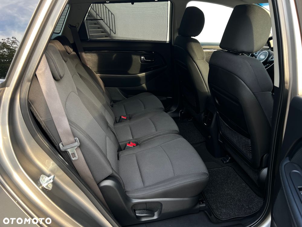 Kia Carens 1.6 GDI XL 7os - 36