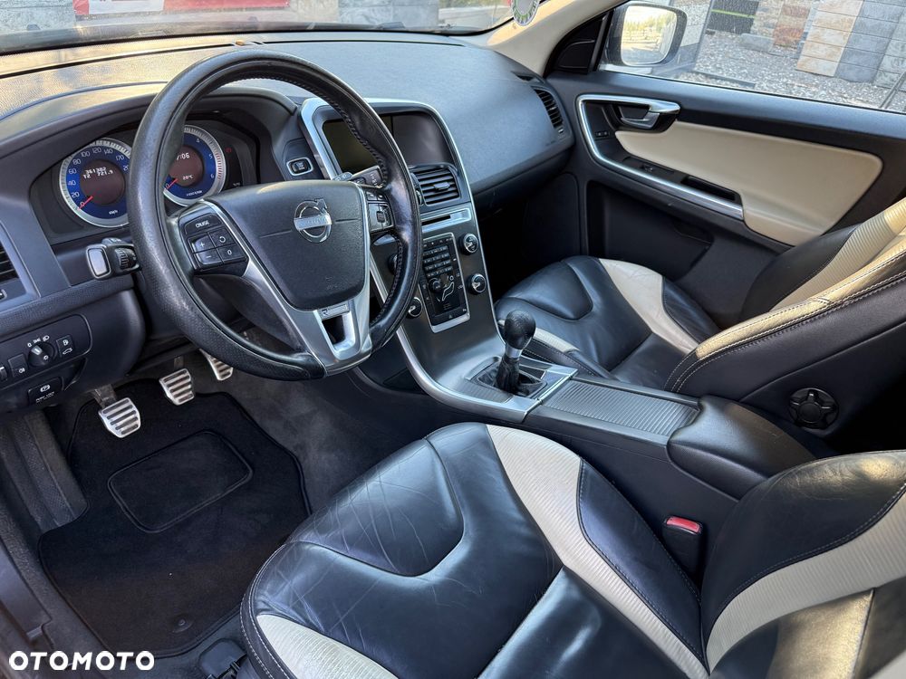 Volvo XC 60 D3 R-Design - 8