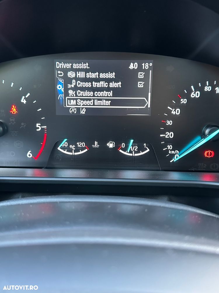 Ford Focus 2.0 EcoBlue Start-Stopp-System TITANIUM X - 29