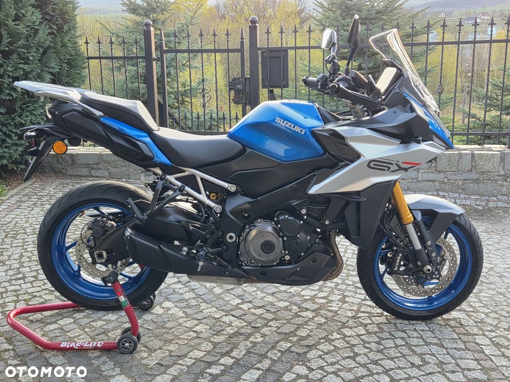 Suzuki GSX - 3