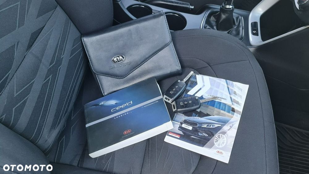 Kia Ceed - 27