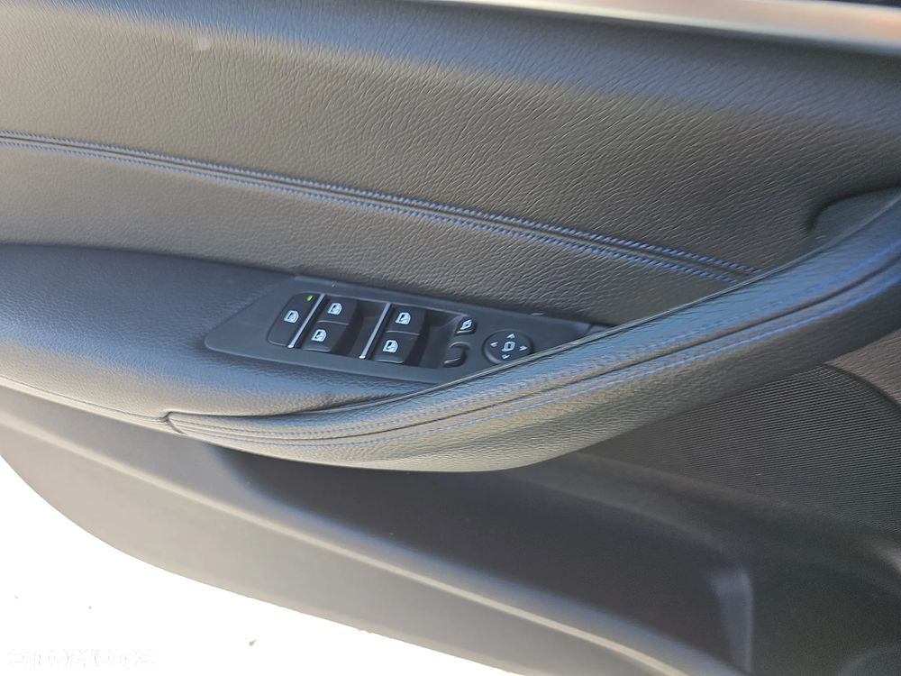 BMW Seria 5 520d xDrive M Sport sport - 13