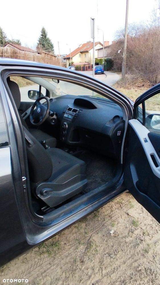 Toyota Yaris 1.0 Luna A/C - 9