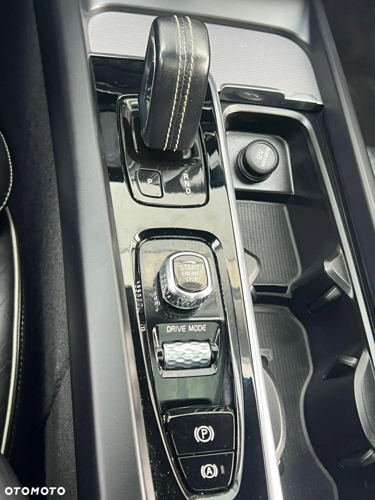 Volvo XC 60 T5 R-Design - 17