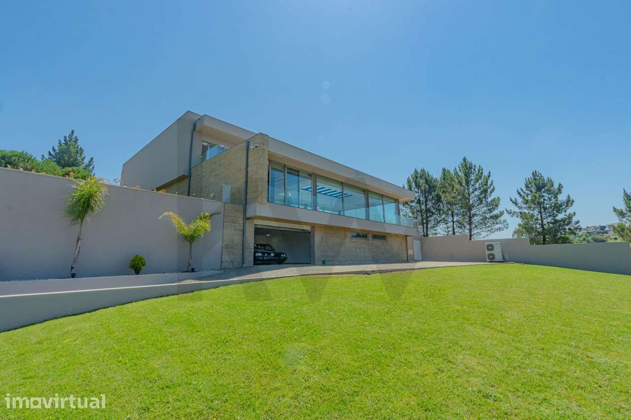 Moradia de Luxo T3+1 com Piscina Coberta e Vistas Panorâmicas ! - Grande imagem: 5/48
