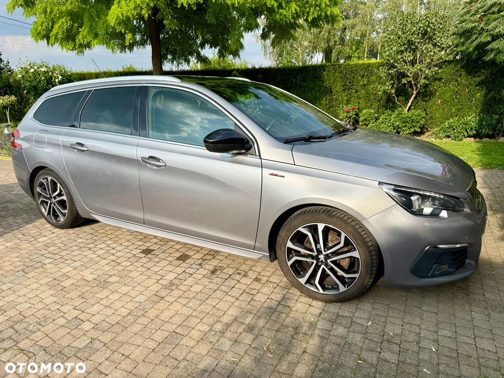 Peugeot 308 - 8