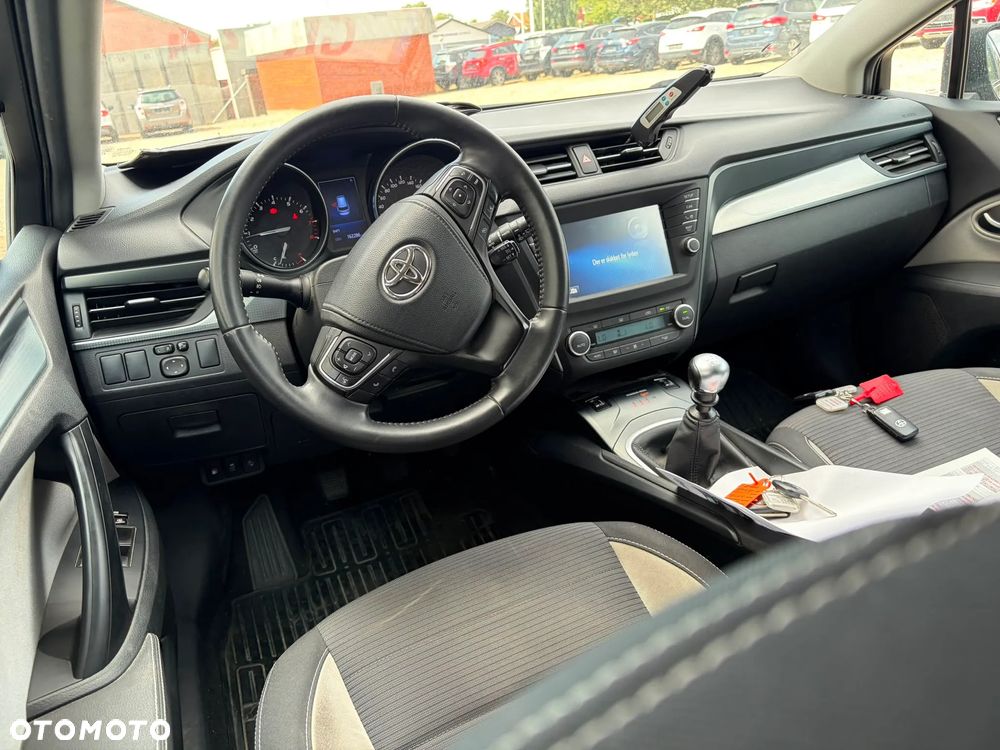 Toyota Avensis Touring Sports 1.8 Business Edition - 9