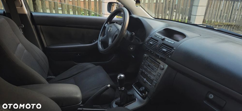 Toyota Avensis 1.8 VVT-i - 17