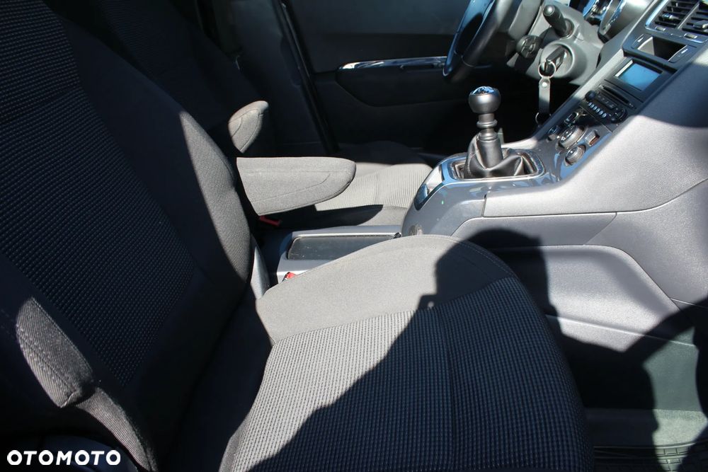 Peugeot 5008 HDI FAP 110 Premium - 9