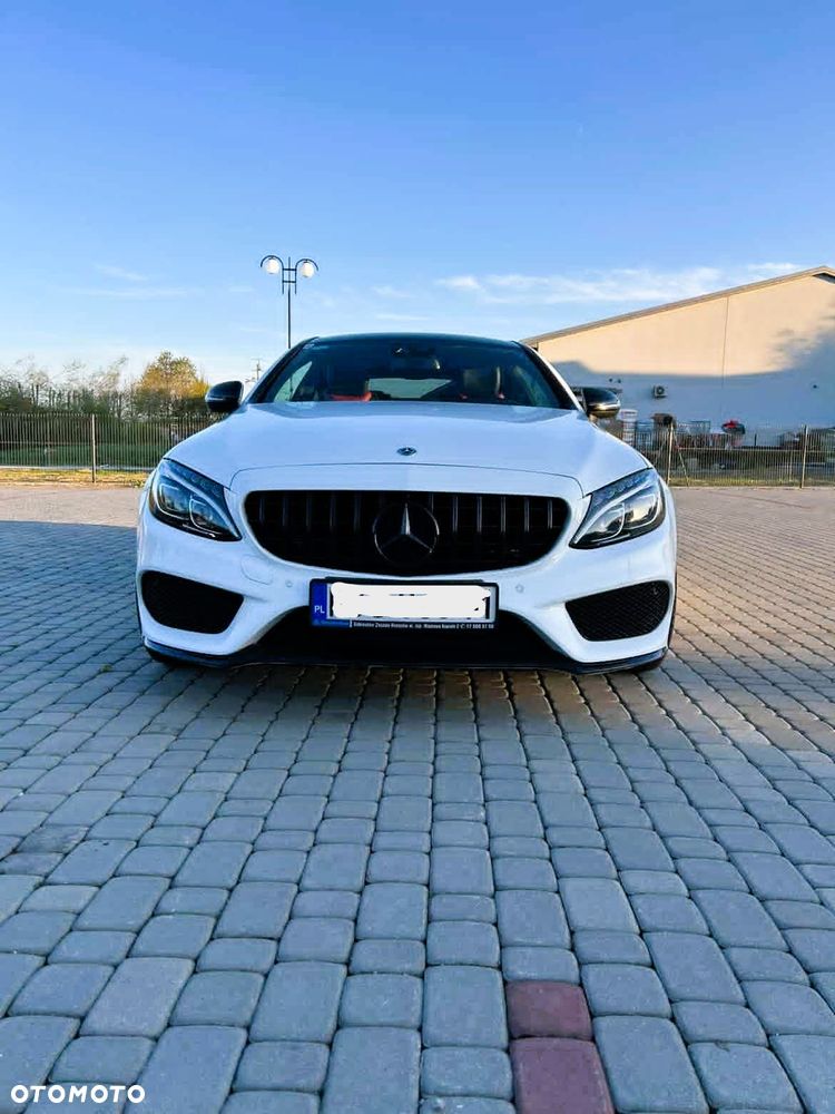 Mercedes-Benz Klasa C 200 4Matic 9G-TRONIC AMG Line - 3