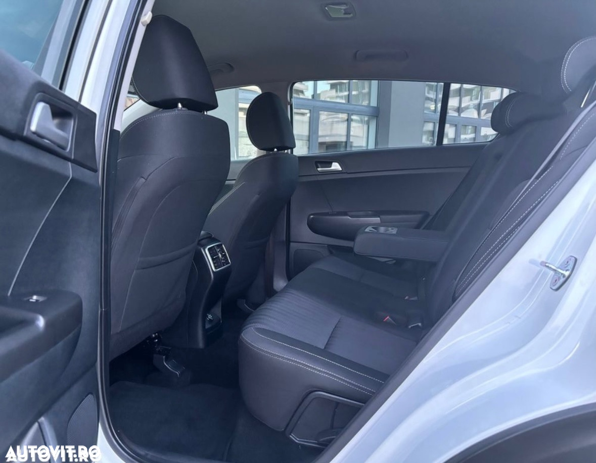Kia Sportage 1.6 DSL MHEV 7DCT HP 4x2 Business Line - 13