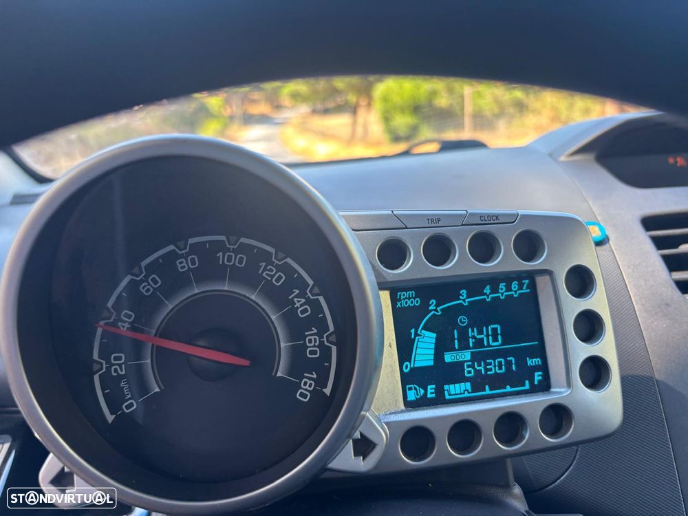 Chevrolet Spark 1.0 L - 1