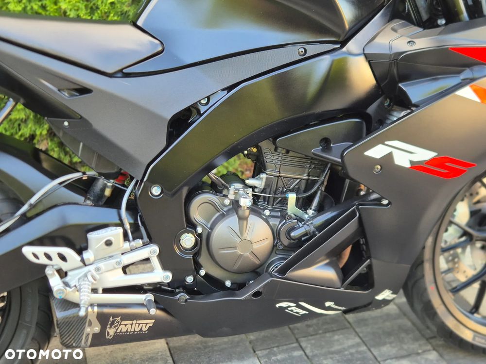 Aprilia RS - 9