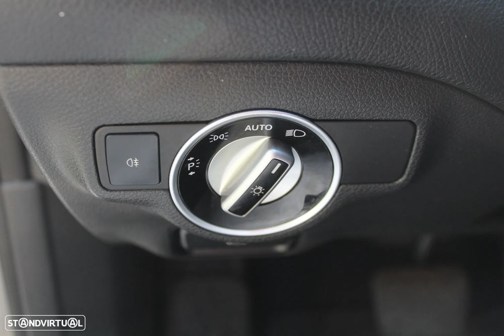 Mercedes-Benz CLA 200 d 4Matic 7G-DCT - 24