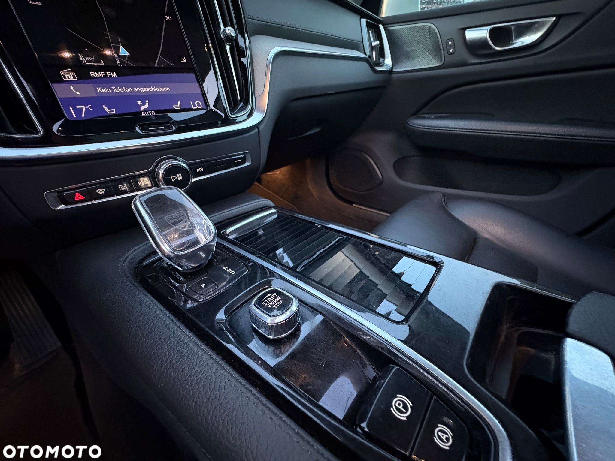 Volvo V60 T6 AWD Recharge Geartronic Inscription - 35
