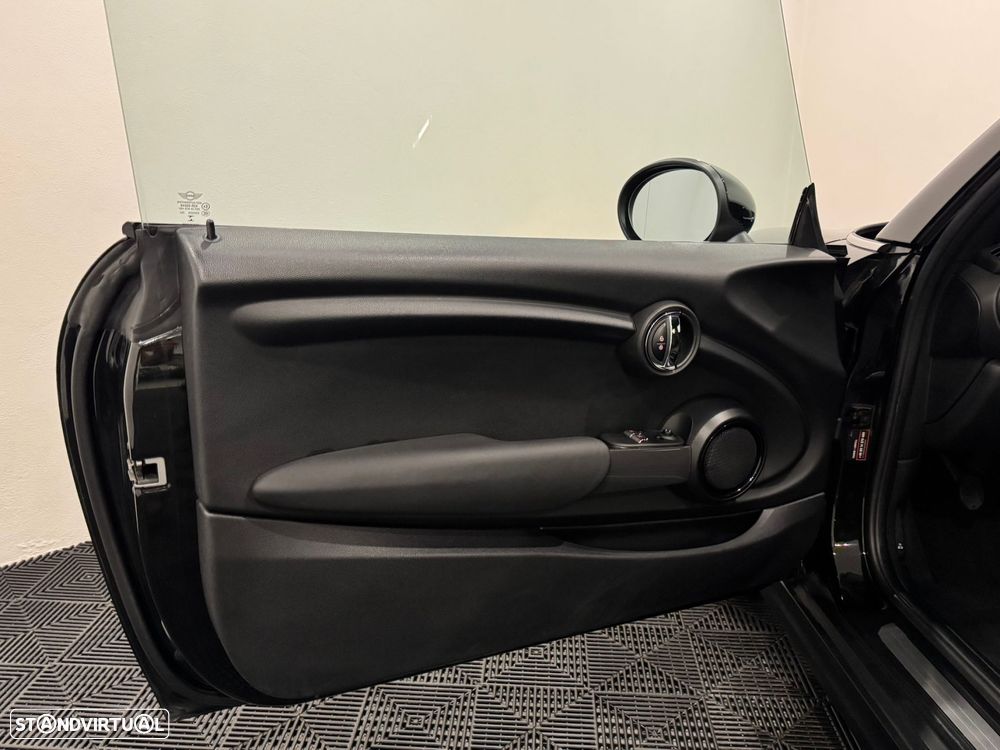 MINI 3 Portas One - 33