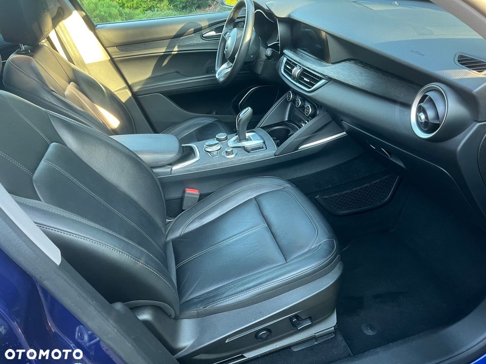 Alfa Romeo Stelvio 2.0 Turbo 16V AT8-Q4 Sprint - 26