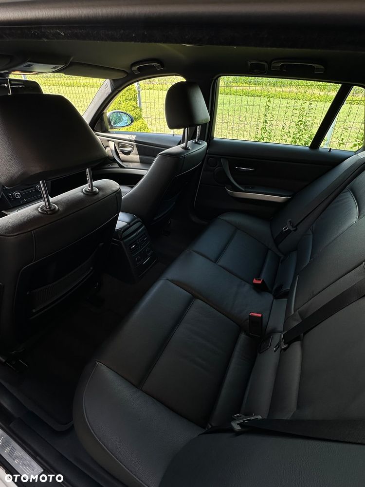 BMW Seria 3 325i - 19