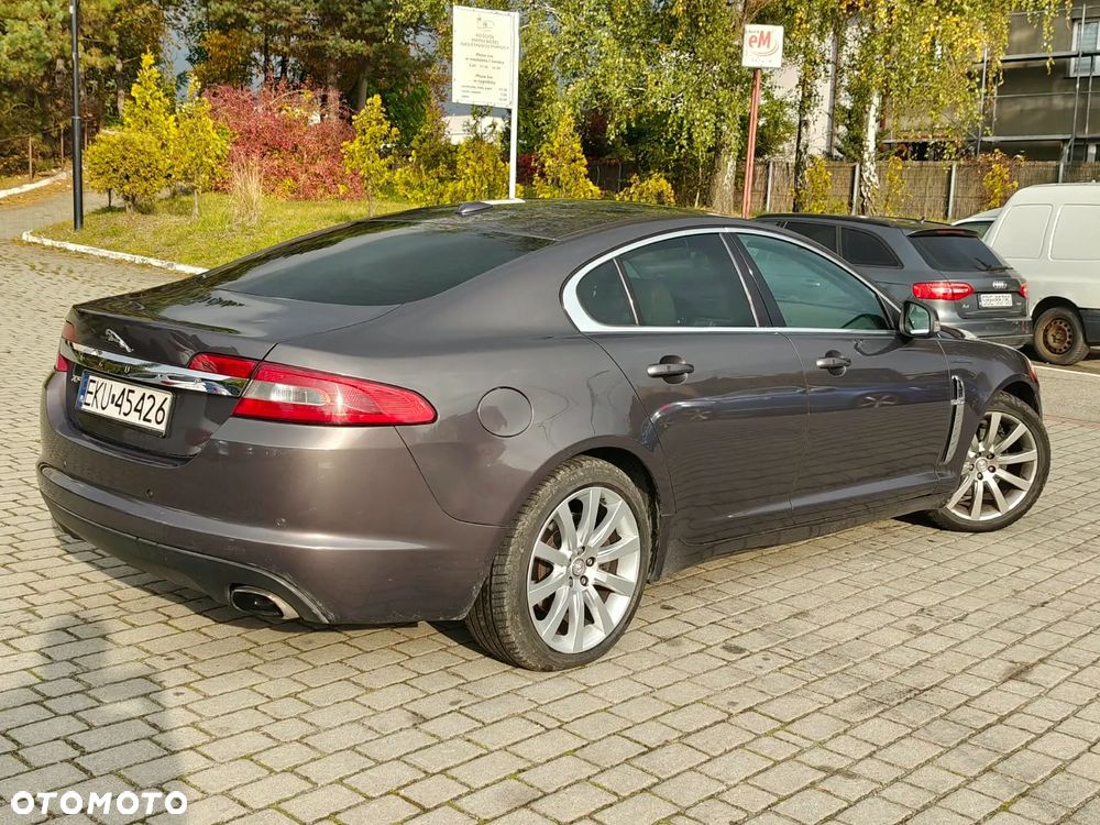 Jaguar XF 2.7 V6 D Premium Luxury - 32