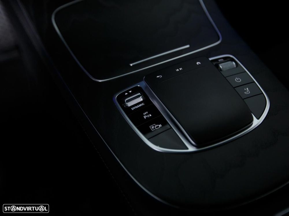 Mercedes-Benz E 300 de AMG Line - 23