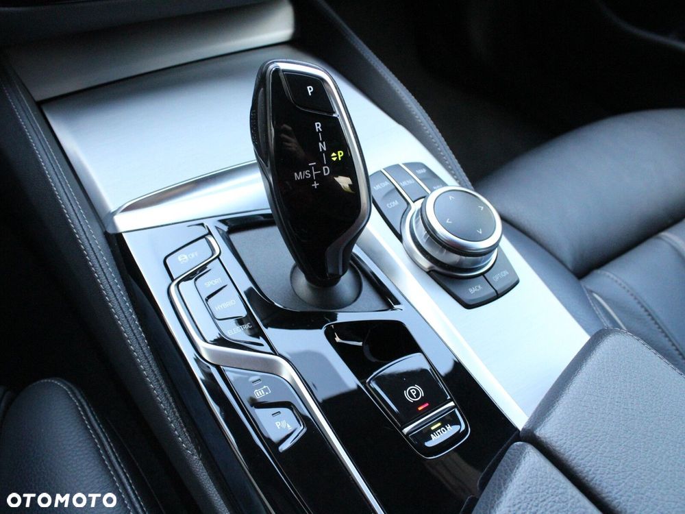 BMW Seria 5 - 23