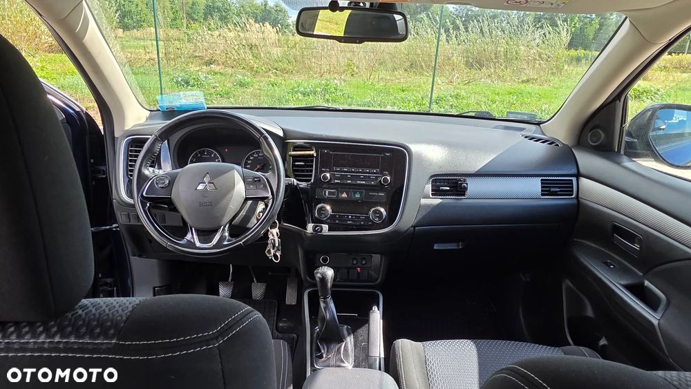 Mitsubishi Outlander - 8