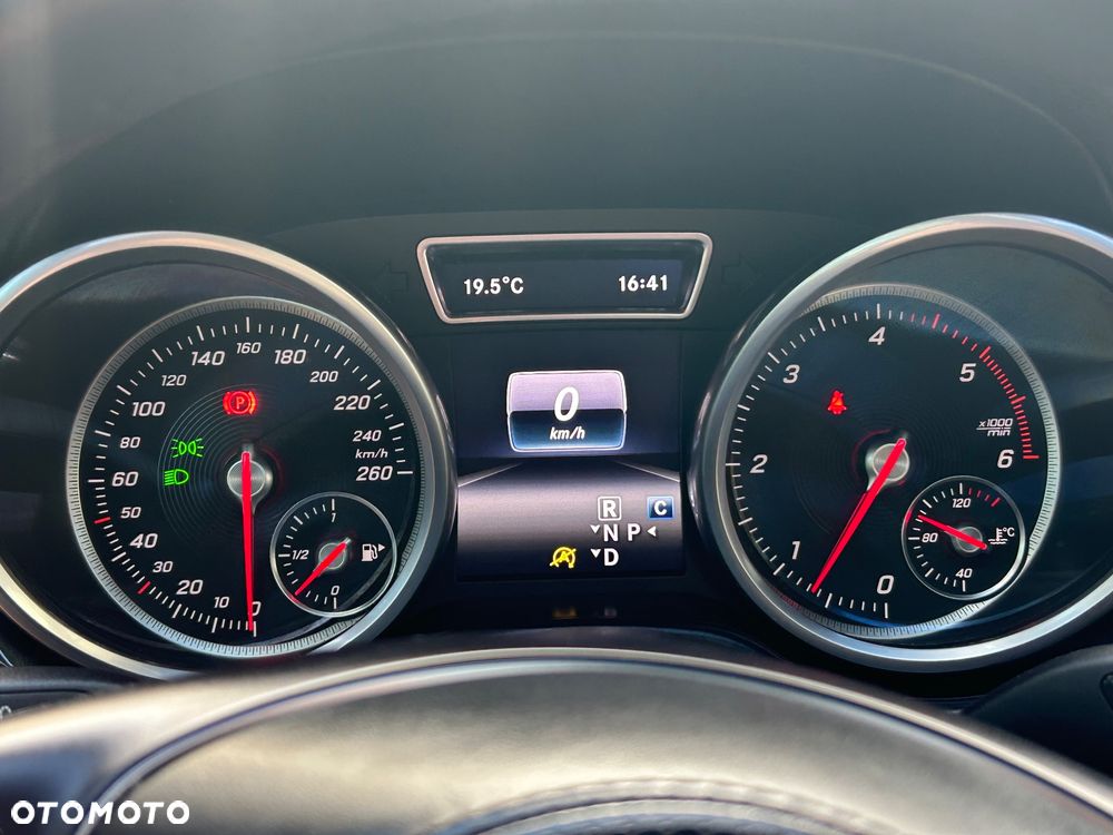 Mercedes-Benz GLS 350 d 4-Matic - 37