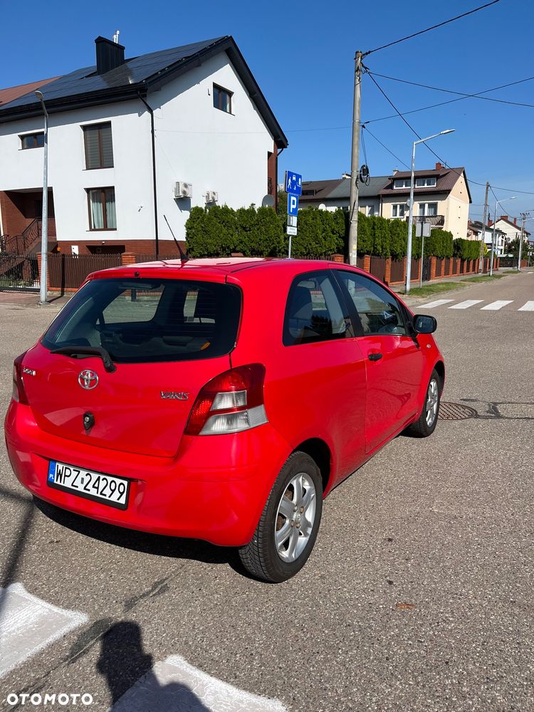 Toyota Yaris 1.0 Luna - 4