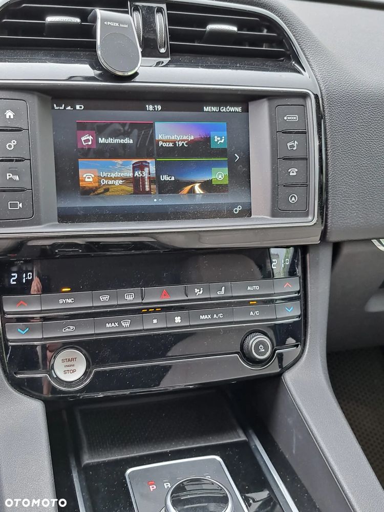 Jaguar F-Pace 2.0 i4D AWD Prestige - 3