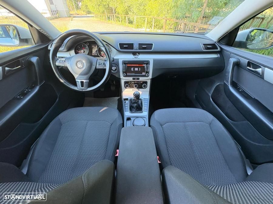 VW Passat 1.6 TDI Confortline - 25