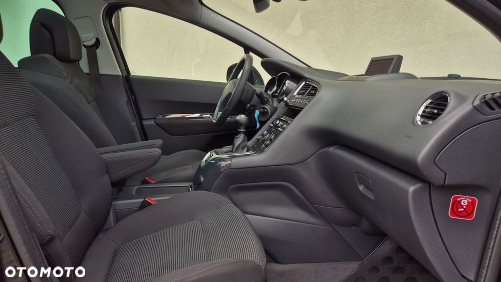 Peugeot 5008 2.0 HDi Premium + - 9
