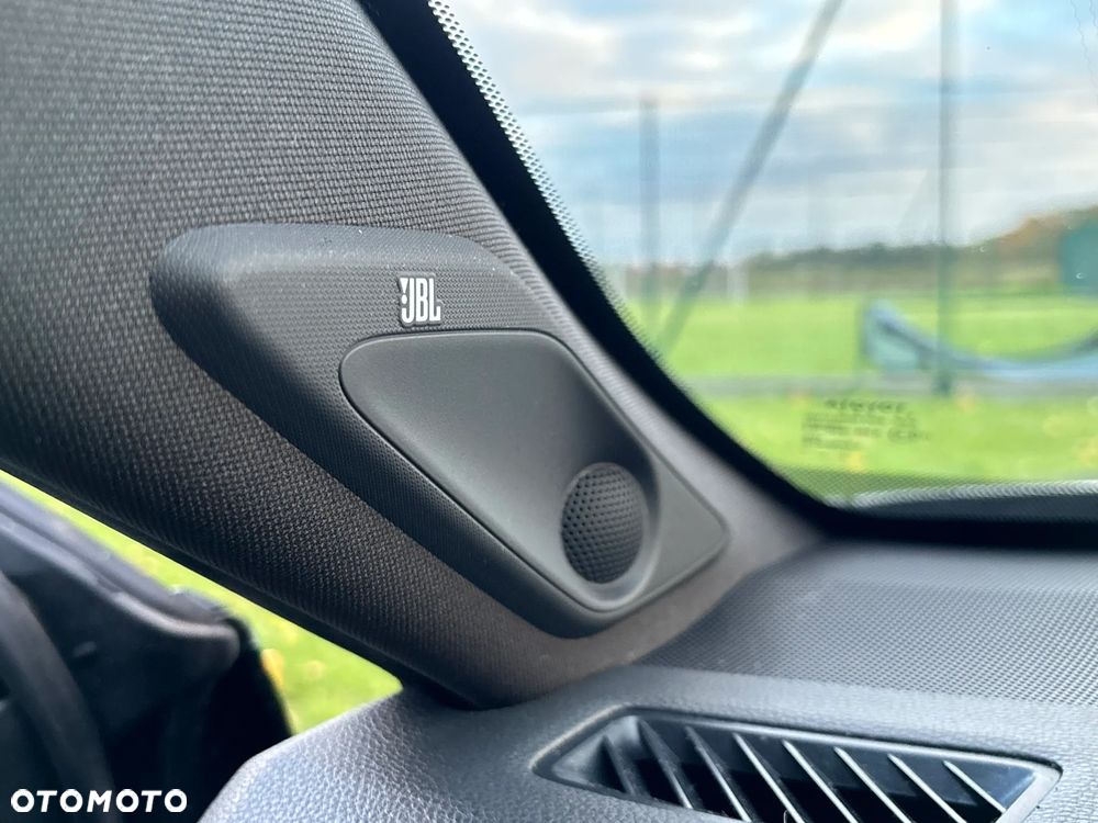 Toyota RAV4 2.5 Hybrid Black Edition by JBL 4x4 - 21