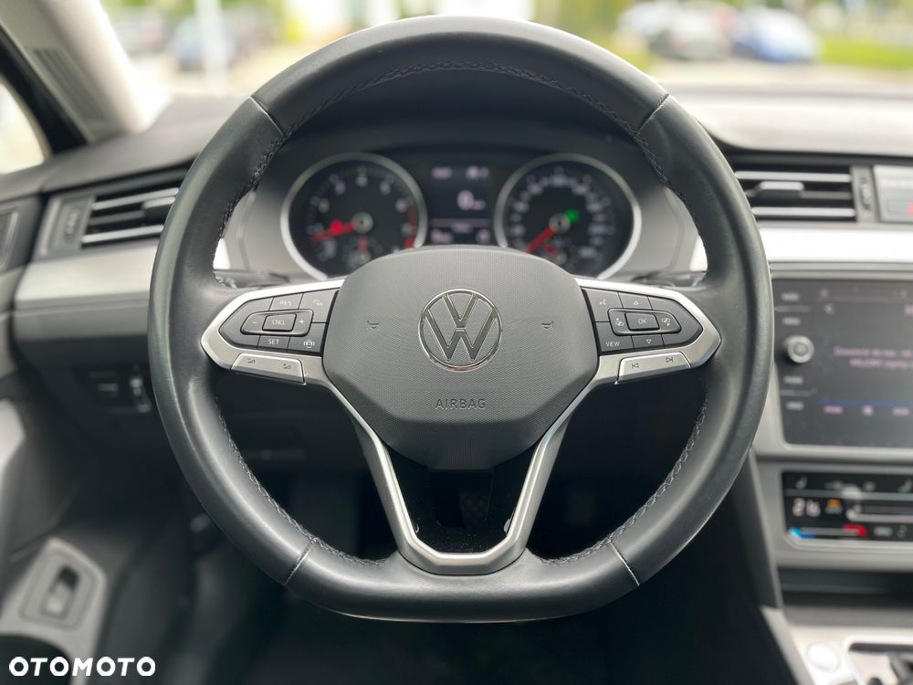 Volkswagen Passat 1.5 TSI EVO Essence DSG - 8