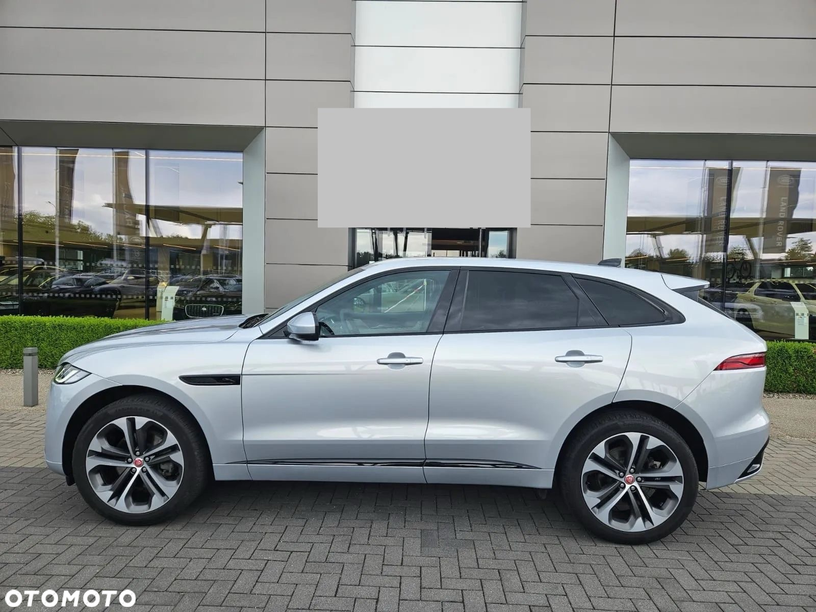Jaguar F-Pace 2.0 P250 mHEV AWD R-Dynamic HSE - 12