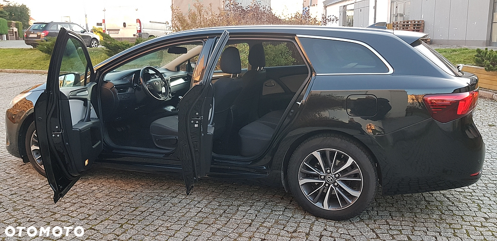 Toyota Avensis 2.0 D-4D Active Business - 11