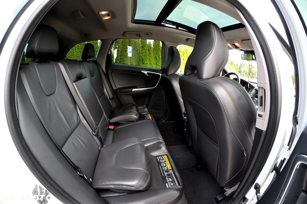 Volvo XC 60 D4 Geartronic Summum - 30