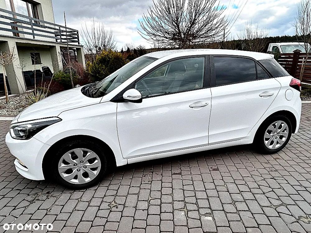 Hyundai i20 blue 1.2 YES Gold - 12