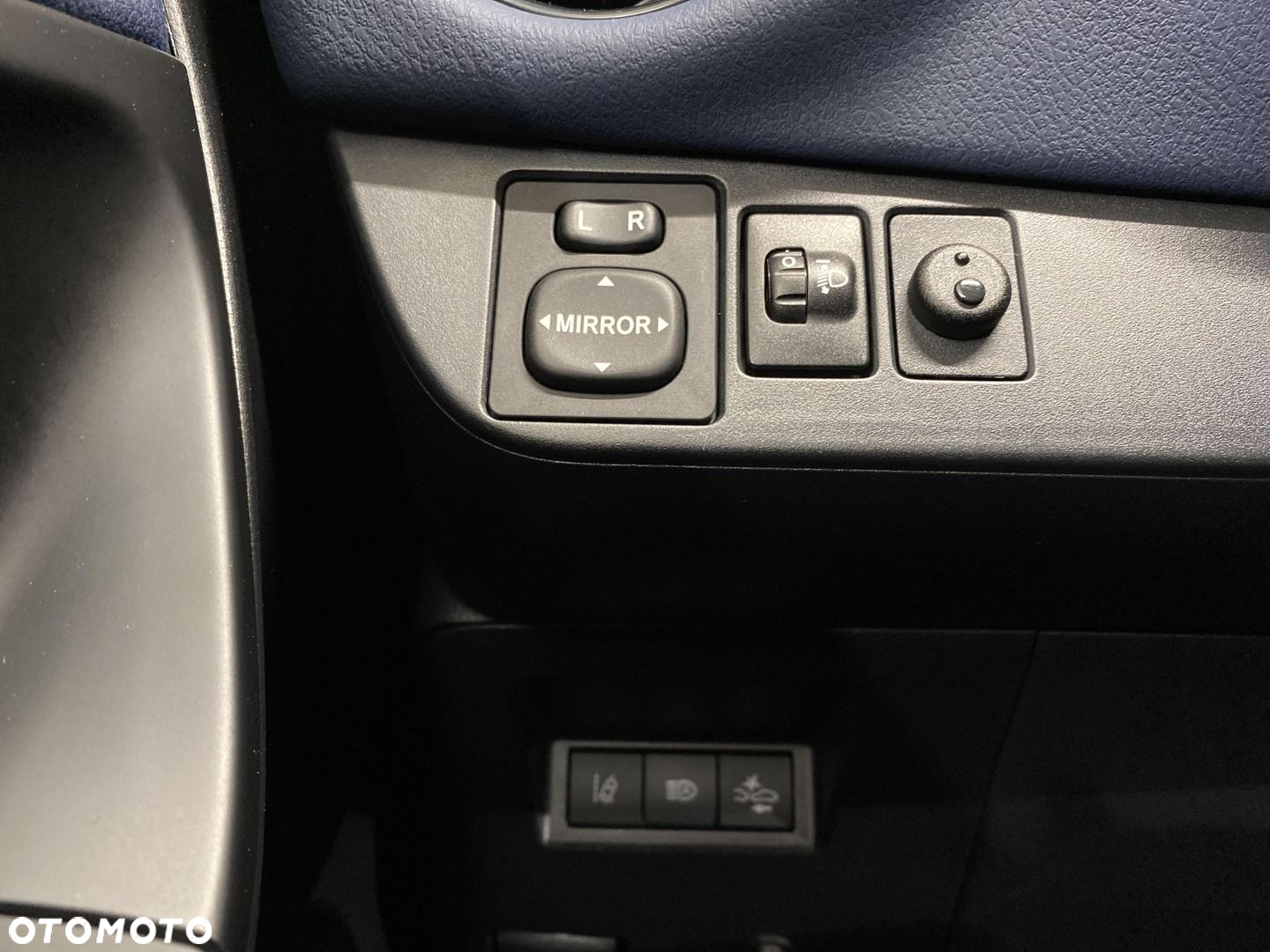 Toyota Yaris Hybrid 100 Selection - 16