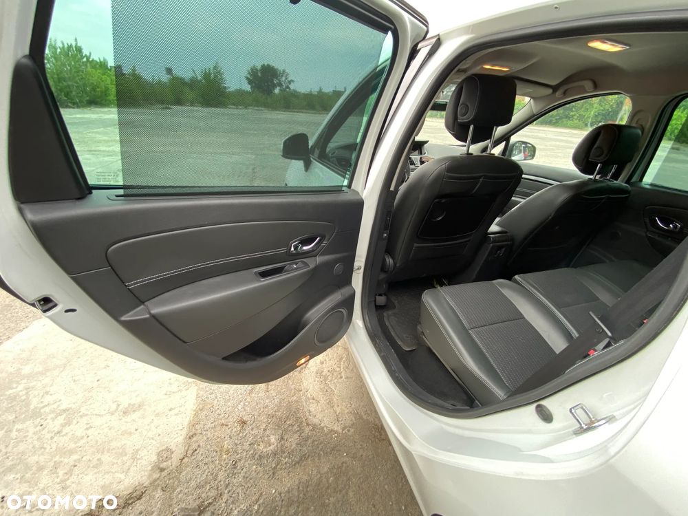 Renault Grand Scenic - 16