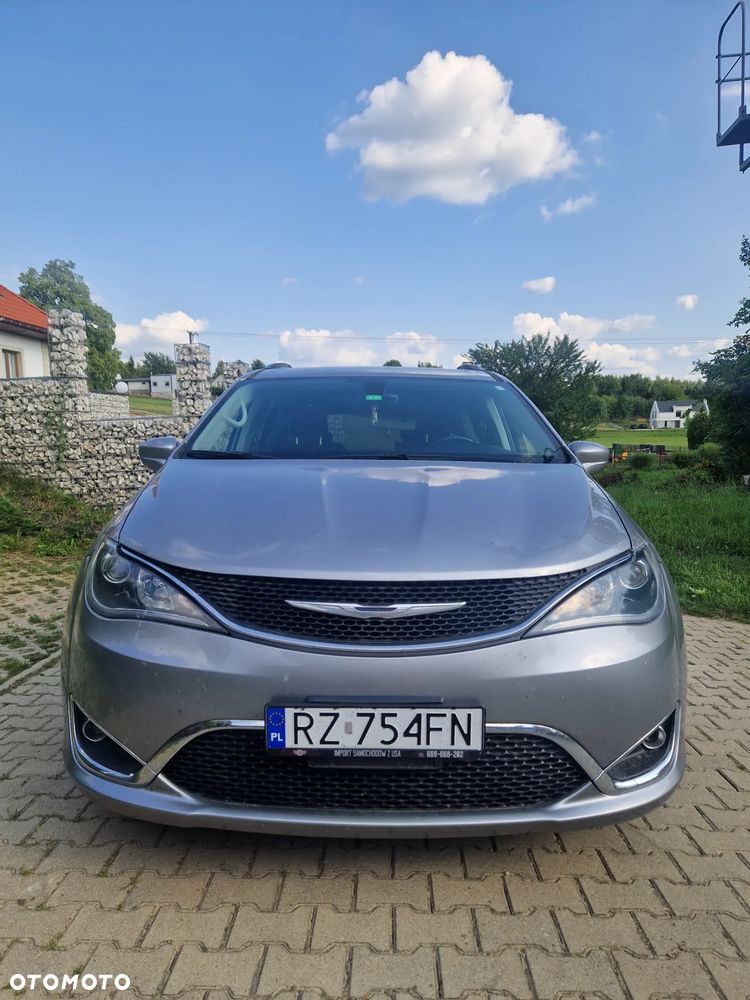 Chrysler Pacifica - 5