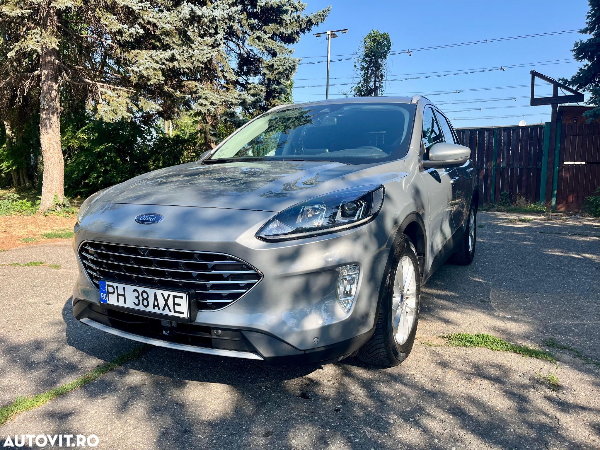 Ford Kuga 2.5 Duratec FHEV TITANIUM - 1