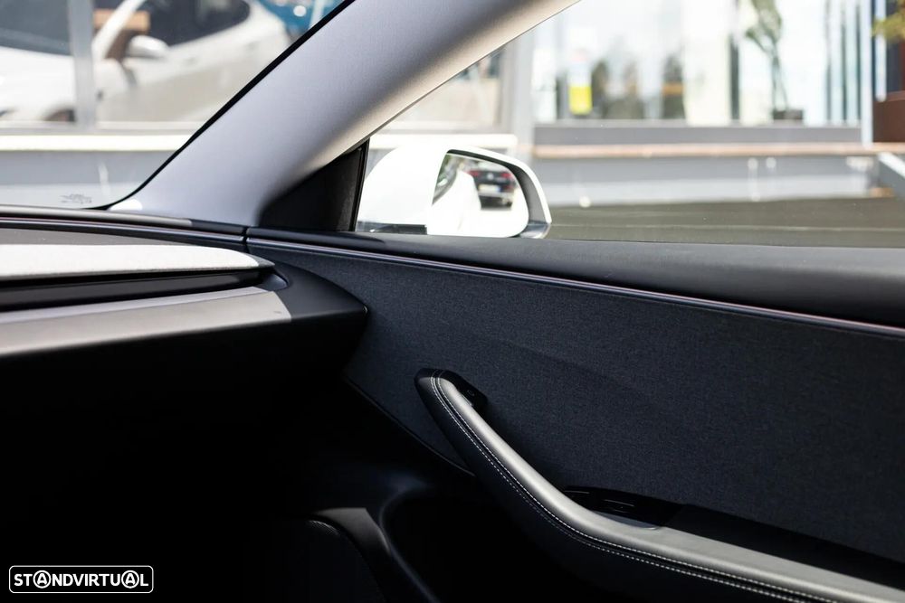 Tesla Model 3 Tração Traseira Premium - 30