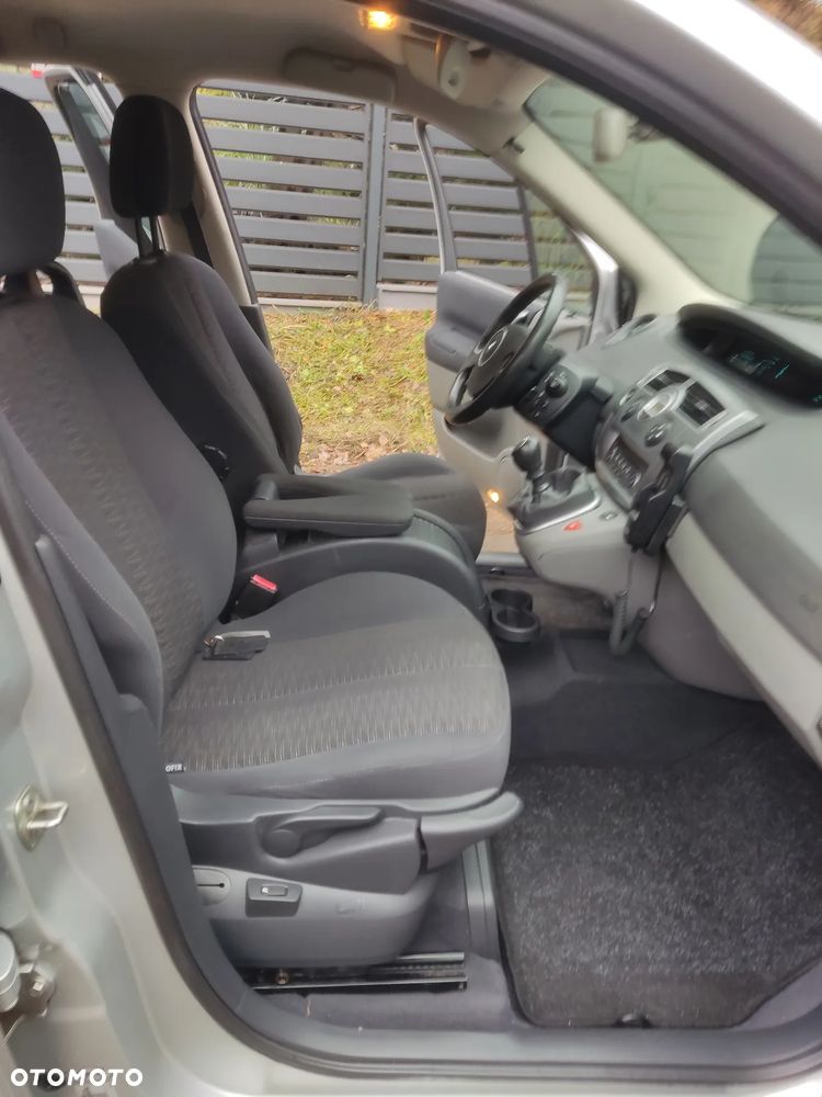 Renault Scenic 2.0 16V Privilege - 21