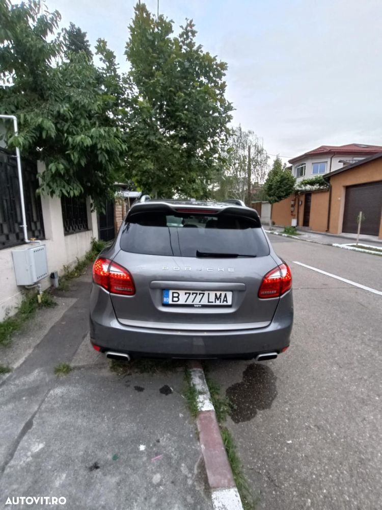 Porsche Cayenne - 10