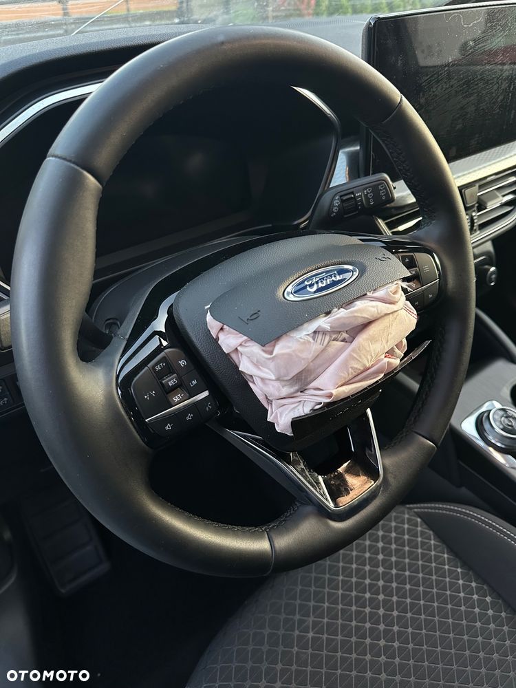 Ford Kuga 2.5 FHEV FWD Titanium eCVT - 11