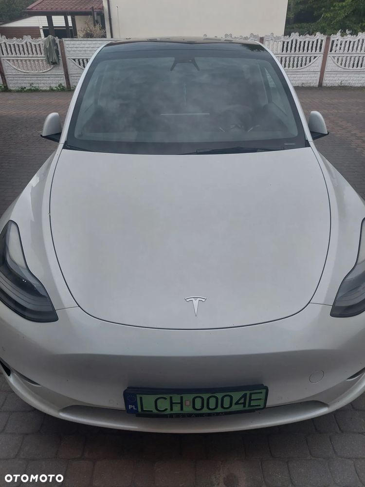 Tesla Model Y - 1