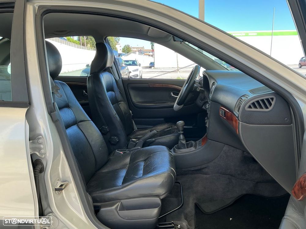 Volvo S40 2.0 - 6