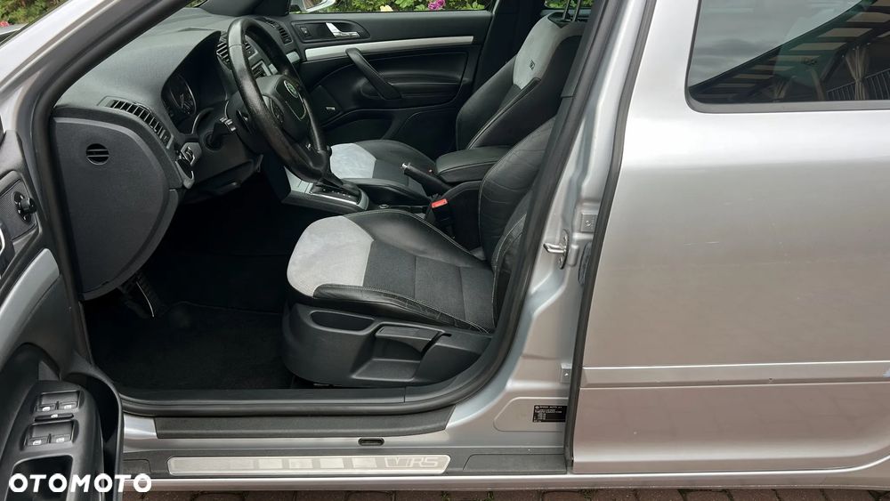 Skoda Octavia Combi 2.0 TSI DSG RS - 22
